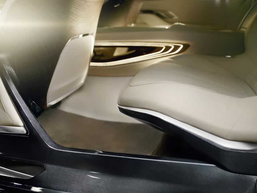 Детали интерьера BMW Vision Future Luxury Concept 2014 года  (фото 27 из 57)